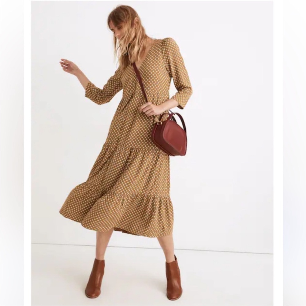 Madewell V-Neck Tiered Button-Front Midi Dress in Daisies Forever